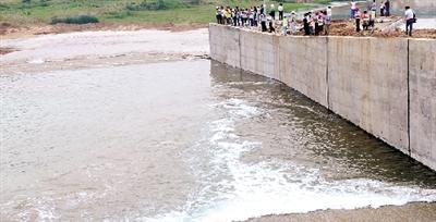 丹江水昨夜抵達(dá)平頂山水庫(kù) 村民歡呼留下熱淚